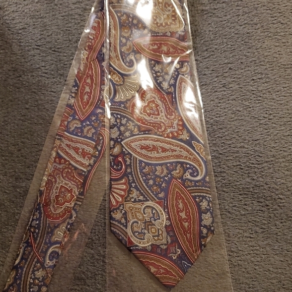 Multicolored Printed Tie New - Picture 2 of 6
